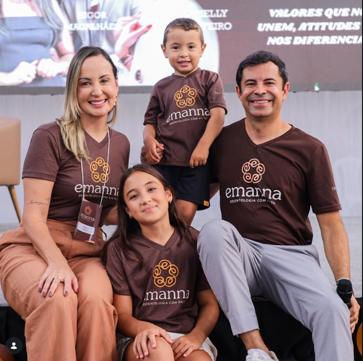 Família Dr. Nelson — Emanna Odontologia